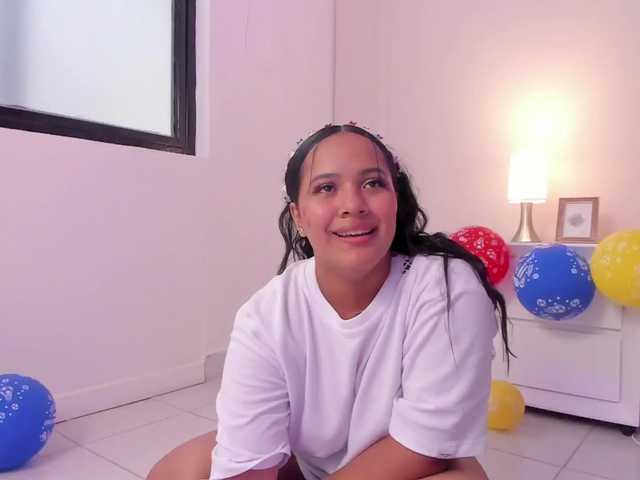 Emma-Velez live cam on BongaCams