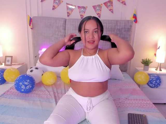 Emma-Velez live cam on BongaCams