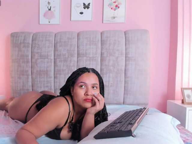 Emma-Velez live cam on BongaCams
