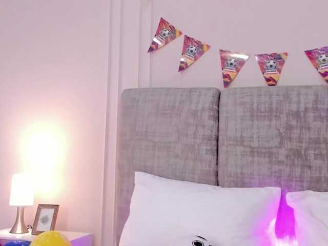 Emma-Velez live cam on BongaCams