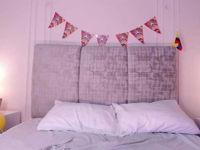 Emma-Velez live cam on BongaCams