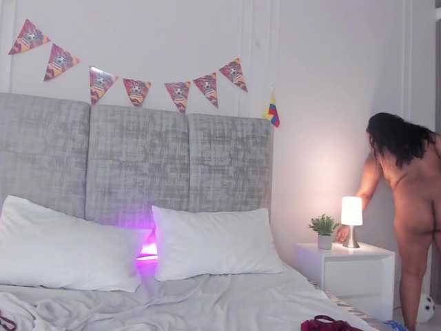 Emma-Velez live cam on BongaCams