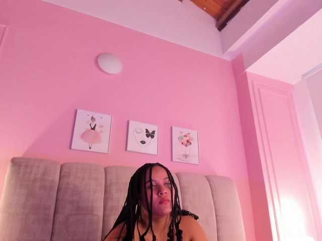 Emma-Velez live cam on BongaCams