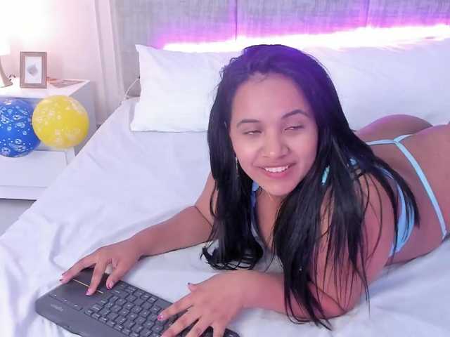 Emma-Velez live cam on BongaCams