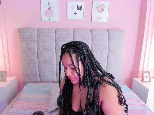 Emma-Velez live cam on BongaCams