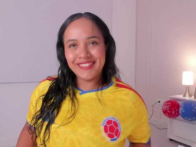 Emma-Velez live cam on BongaCams