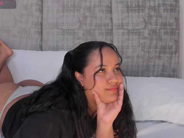 Emma-Velez live cam on BongaCams