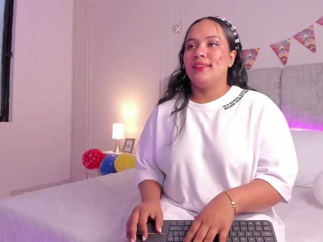 Emma-Velez live cam on BongaCams