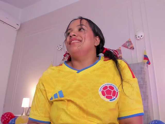 Emma-Velez live cam on BongaCams