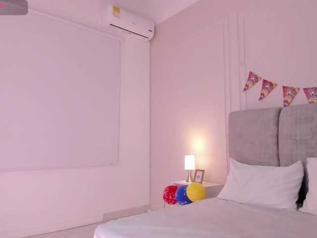 Emma-Velez live cam on BongaCams