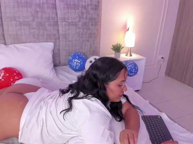 Emma-Velez live cam on BongaCams