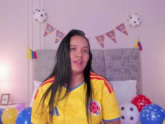 Emma-Velez live cam on BongaCams