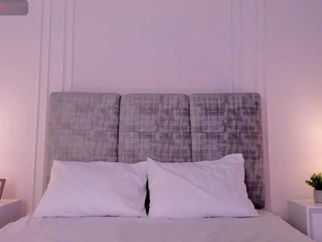 Emma-Velez live cam on BongaCams
