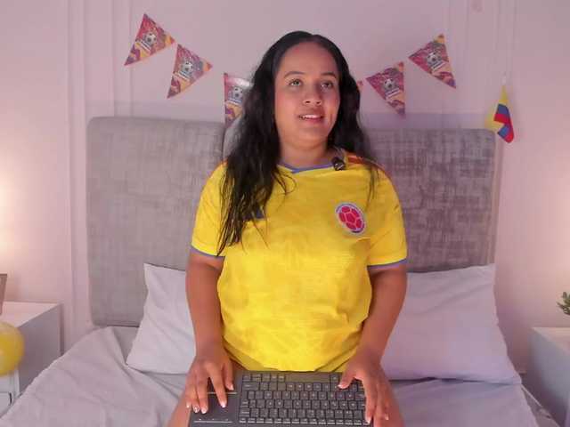 Emma-Velez live cam on BongaCams