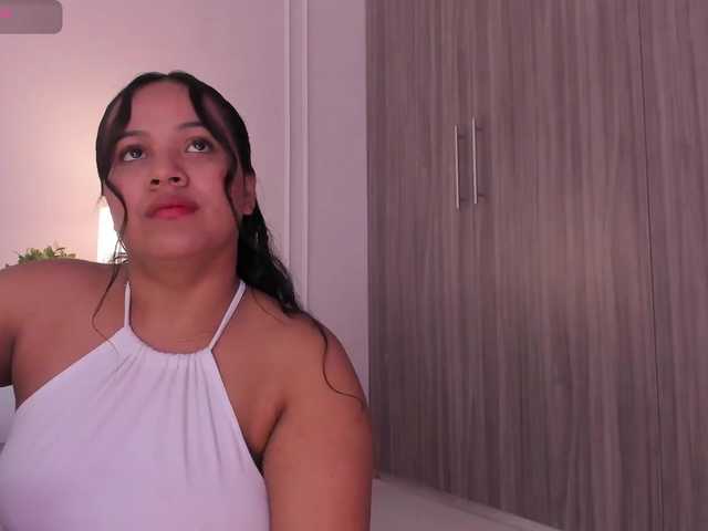 Emma-Velez live cam on BongaCams