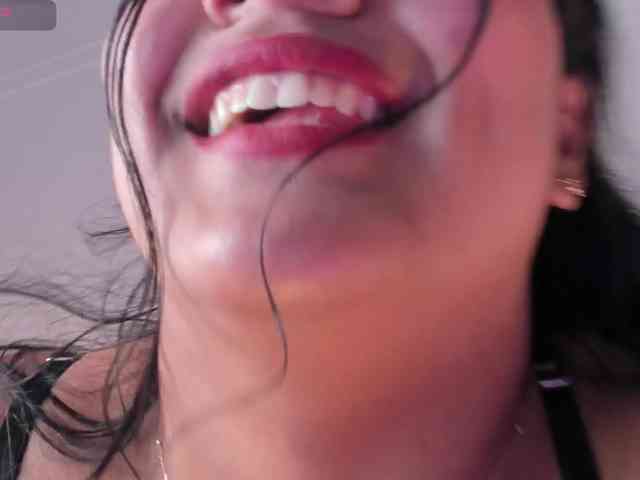 Emma-Velez webcam