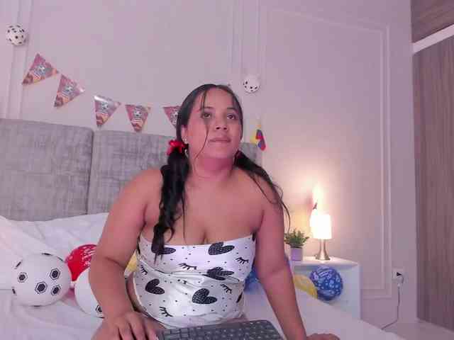 Emma-Velez Emma-Velez