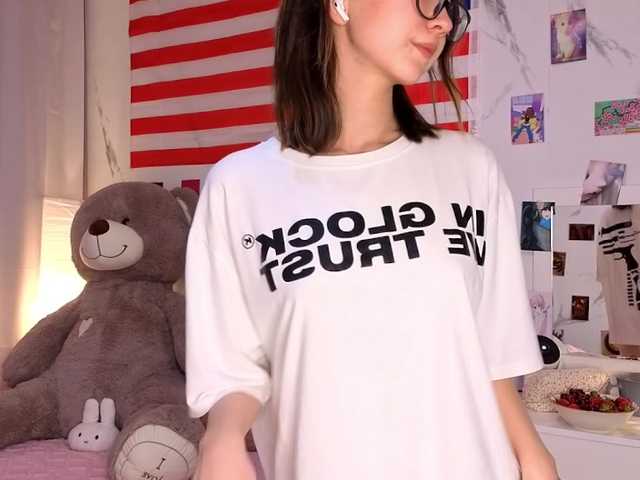 Karolinacream live cam on BongaCams