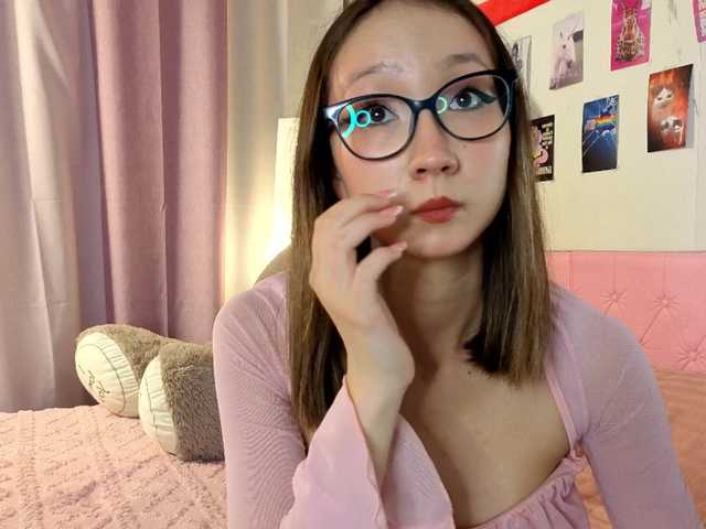 Karolinacream live cam on BongaCams