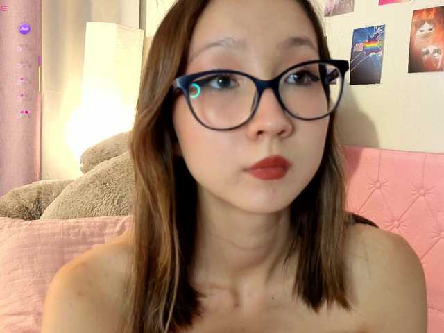 Karolinacream live cam on BongaCams