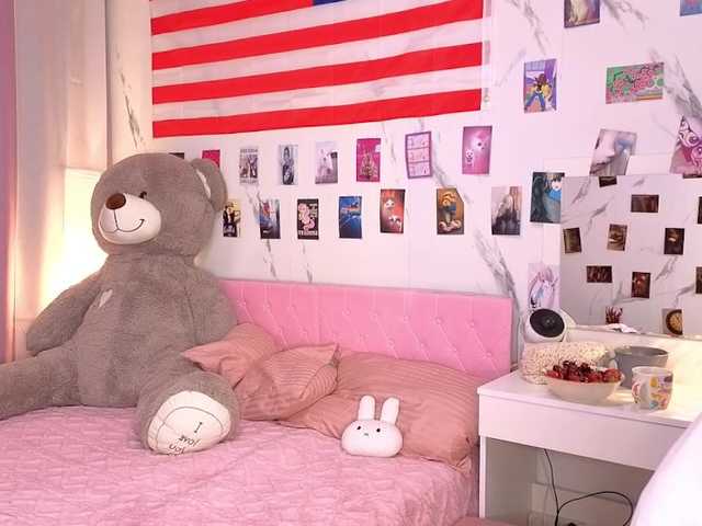 Karolinacream live cam on BongaCams