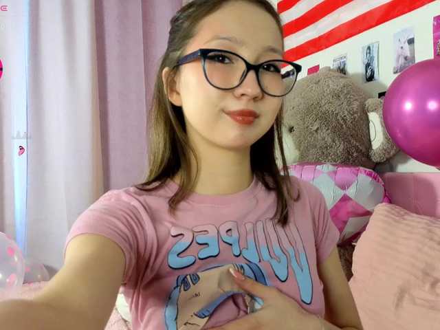 Karolinacream live cam on BongaCams