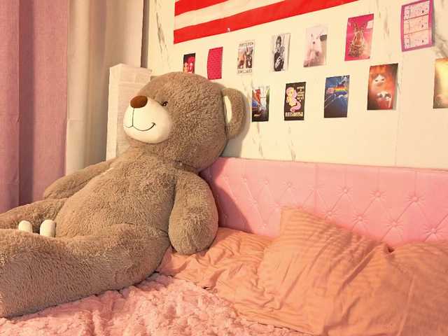 Karolinacream live cam on BongaCams