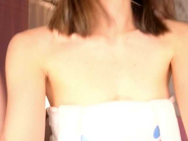 Karolinacream live cam on BongaCams
