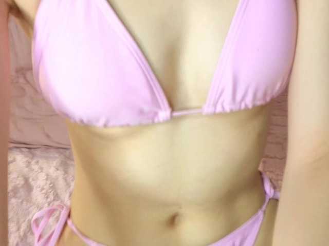 Karolinacream live cam on BongaCams
