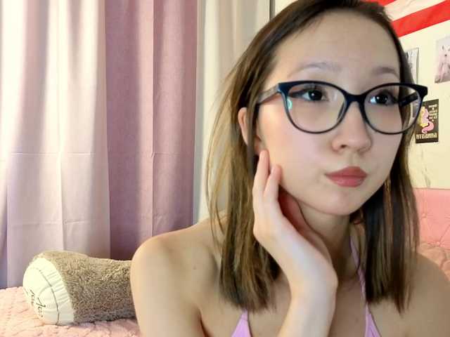 Karolinacream live cam on BongaCams