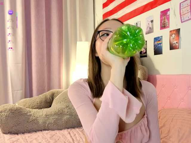 Karolinacream live cam on BongaCams