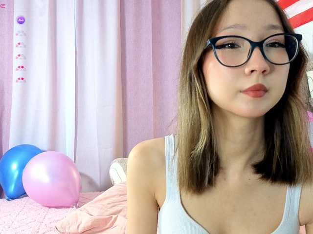 Karolinacream live cam on BongaCams