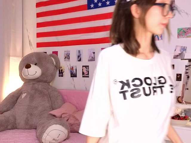 Karolinacream live cam on BongaCams