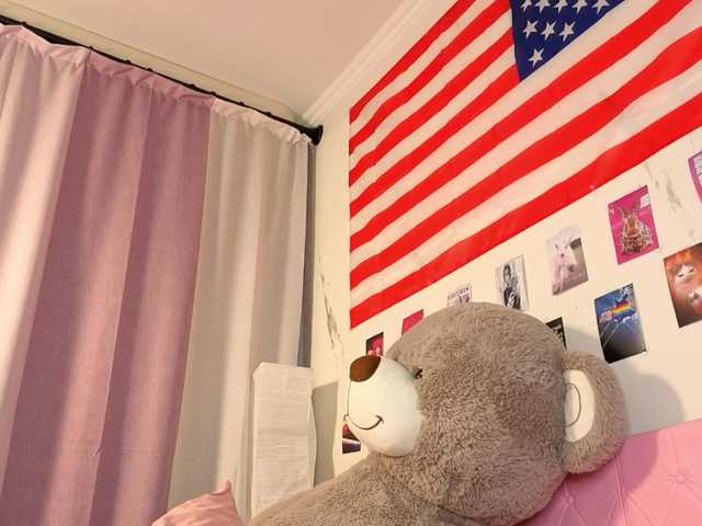 Karolinacream live cam on BongaCams