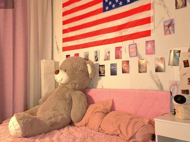 Karolinacream live cam on BongaCams