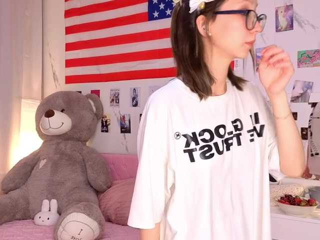 Karolinacream live cam on BongaCams