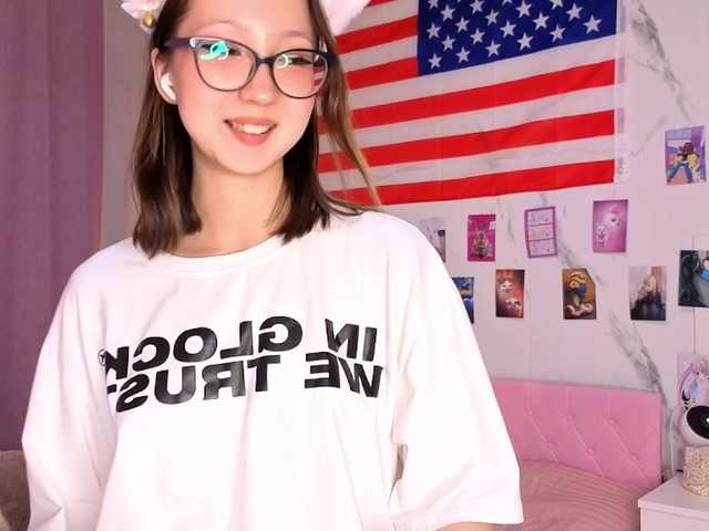 Karolinacream live cam on BongaCams