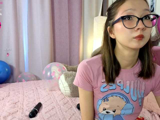 Karolinacream live cam on BongaCams