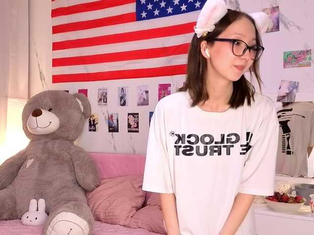 Karolinacream live cam on BongaCams