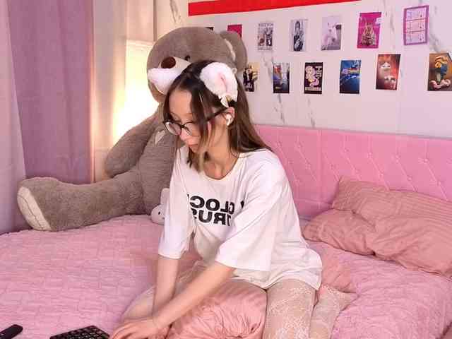 Karolinacream Live Webcam on BongaCams