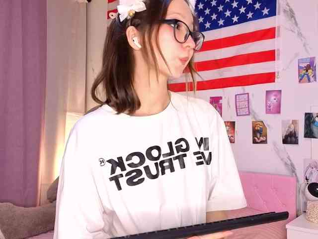 Karolinacream webcam