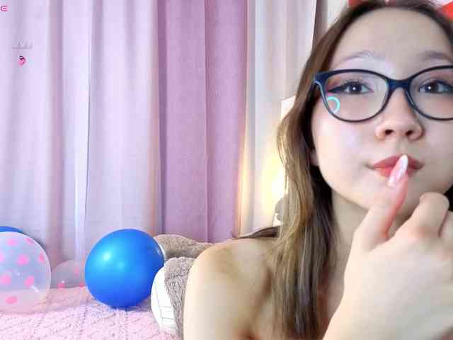 Model: Karolinacream