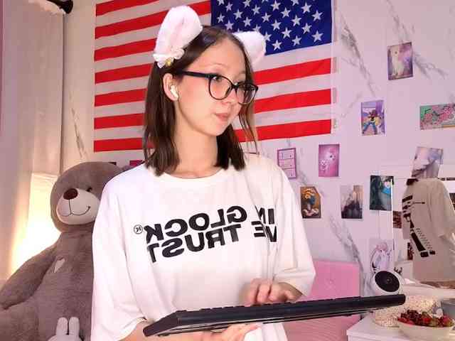 Karolinacream webcam