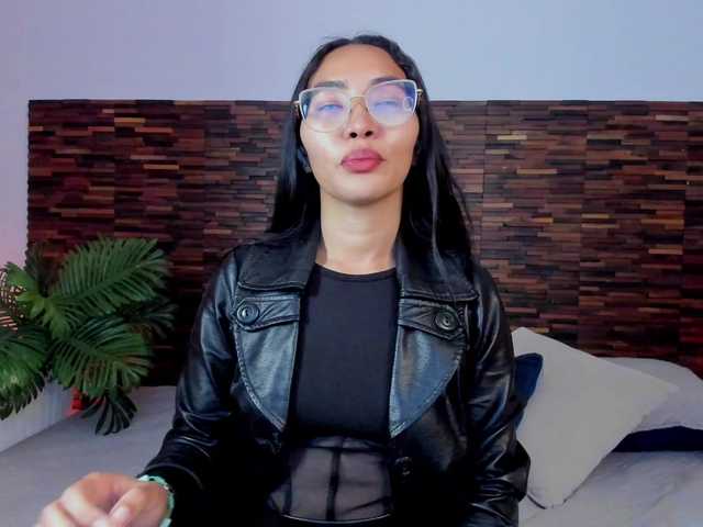 lucyyliu live cam on BongaCams