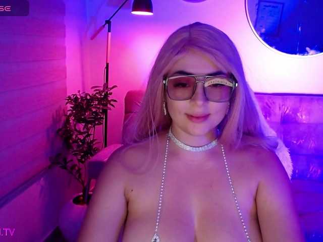 PERLAMOON1 live cam on BongaCams