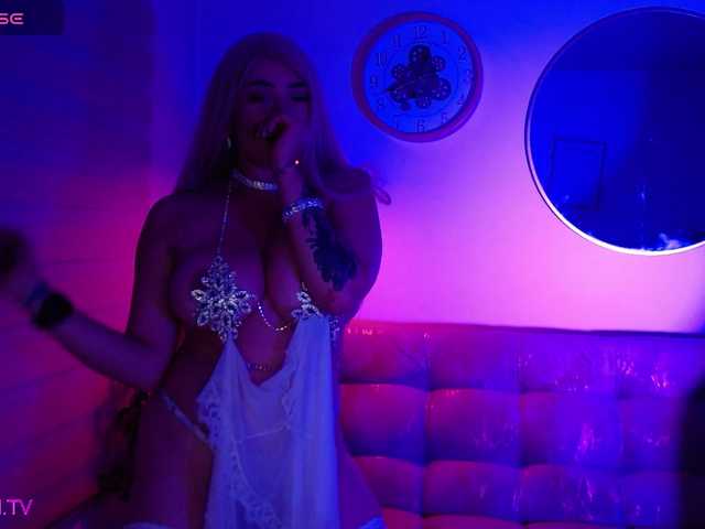 PERLAMOON1 live cam on BongaCams