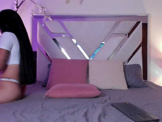 Kataleya25 live cam on BongaCams