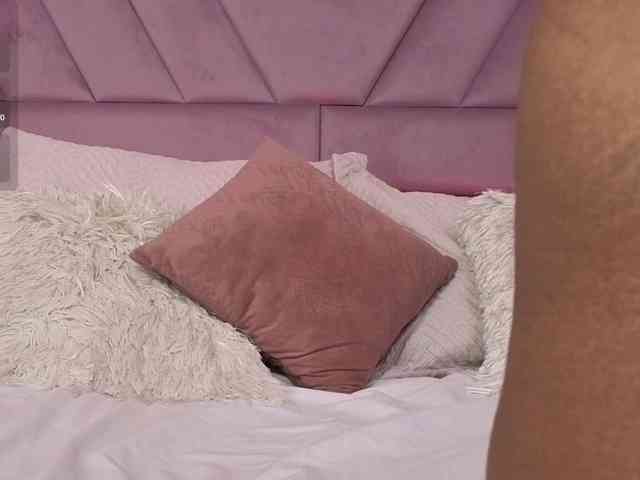 MaddyBelmont webcam