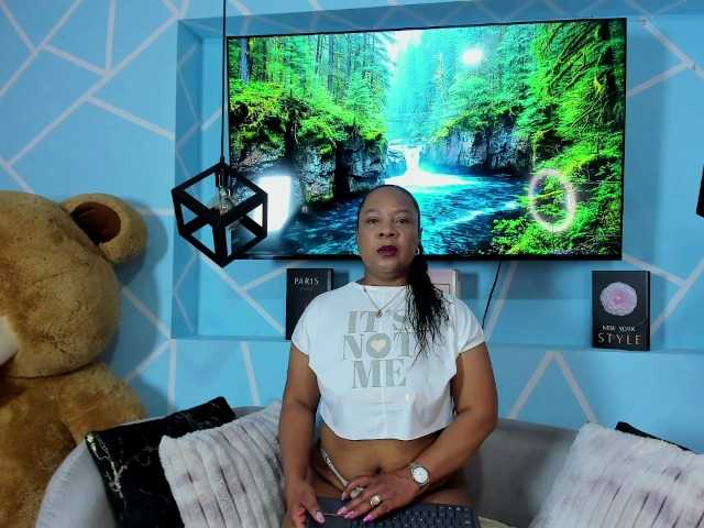 SharonNoa live cam on BongaCams