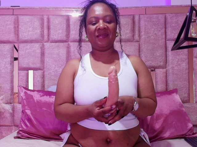 SharonNoa live cam on BongaCams